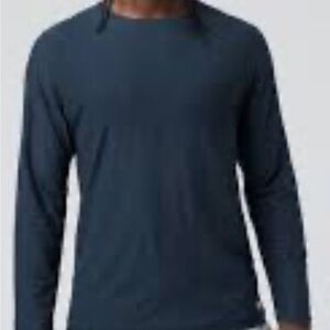 Vuori Strato Navy Heather LS tee -Size Medium